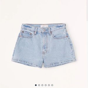 Abercrombie curve love mom shorts